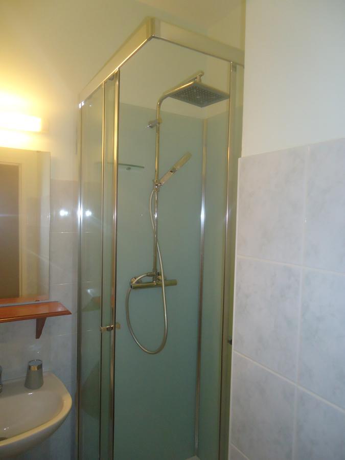 Saint-Aulaye-Puymangou Logis Hotel Du Champ De Foire מראה חיצוני תמונה