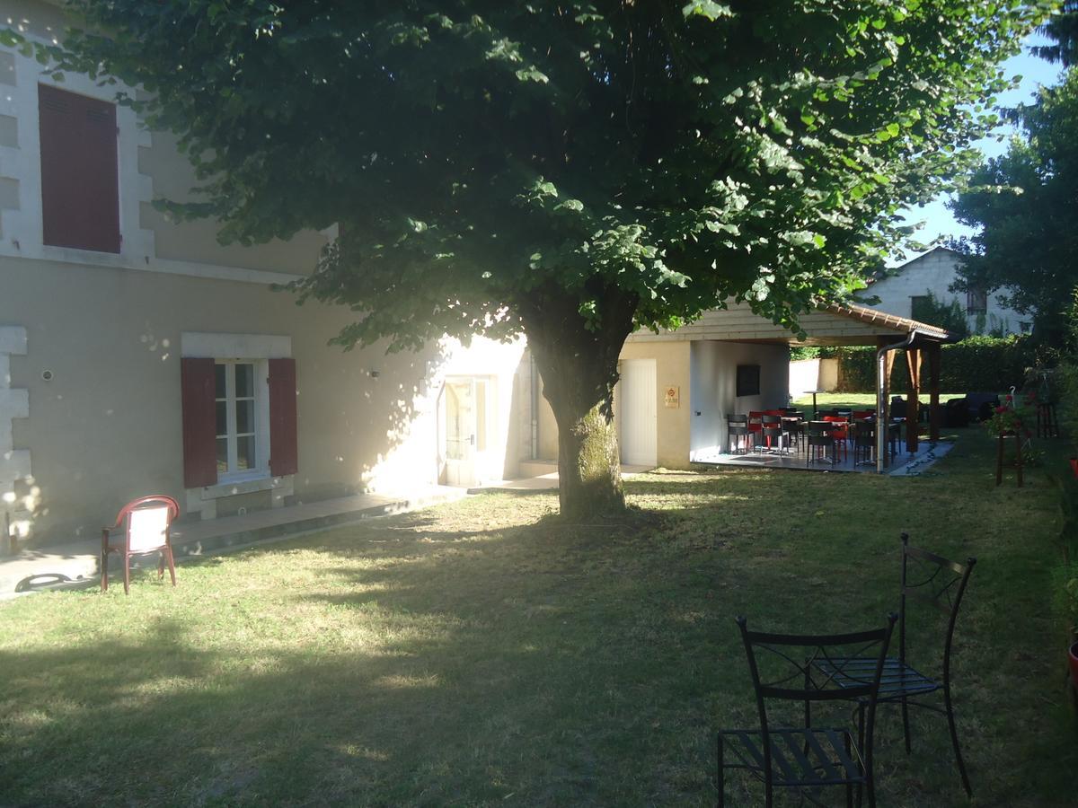 Saint-Aulaye-Puymangou Logis Hotel Du Champ De Foire מראה חיצוני תמונה