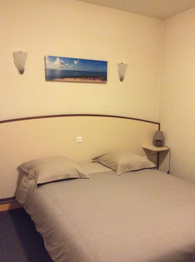 Saint-Aulaye-Puymangou Logis Hotel Du Champ De Foire מראה חיצוני תמונה