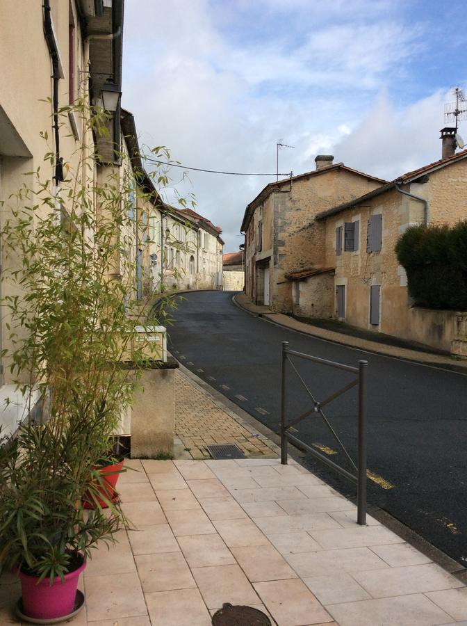 Saint-Aulaye-Puymangou Logis Hotel Du Champ De Foire מראה חיצוני תמונה